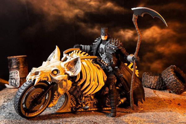 Бэтмен в плаще c косой и аксессурами "Death Metal" ( около 18 см.) от McFarlane