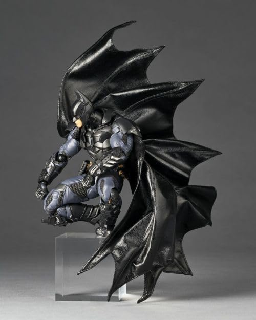 Бэтмен с оружием и аксессуарами "Аркхем Найт" / Revoltech Amazing Yamaguchi (16 см.) от Kaiyodo