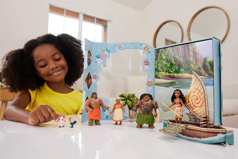 Игровой набор.  Моана с веслом, Мау с крюком и другие от Mattel