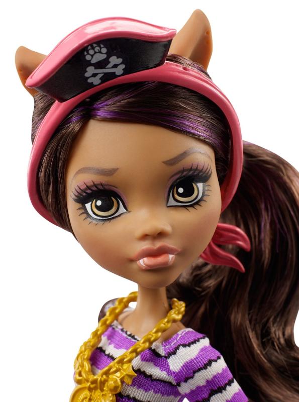 Клодин Вульф серии "Shriek Wrecked"