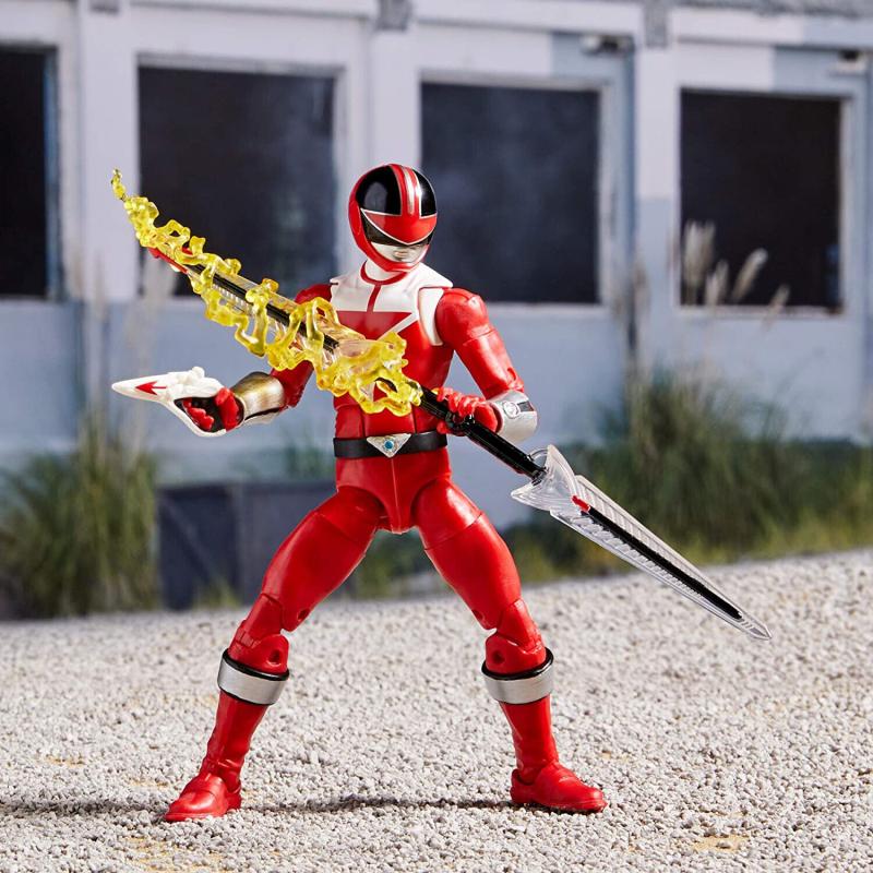 Красный рейнджер с оружием и аксессуарами "Lightning Collection" (15.5 см.) от Hasbro