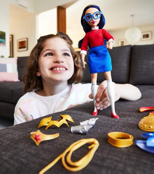 Куколка - подросток Чудо-женщина с аксессуарами "Super Hero Girls" (26 см.)